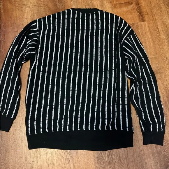 Raider’s Crewneck - Picture 4 of 5